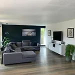 Hus I Вилла